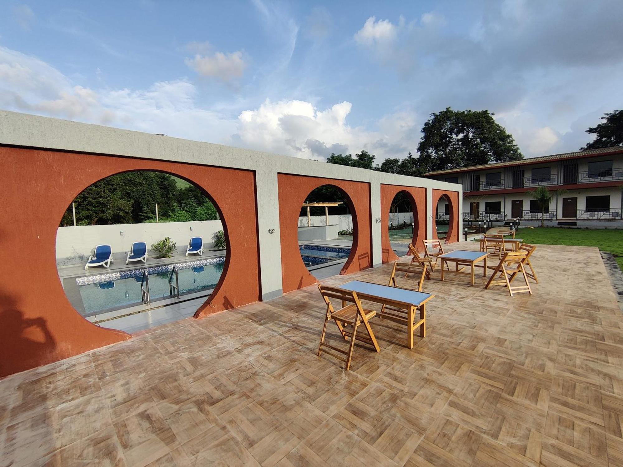 Pushp Vatika Resort & Lawns Navi Mumbai Exterior foto