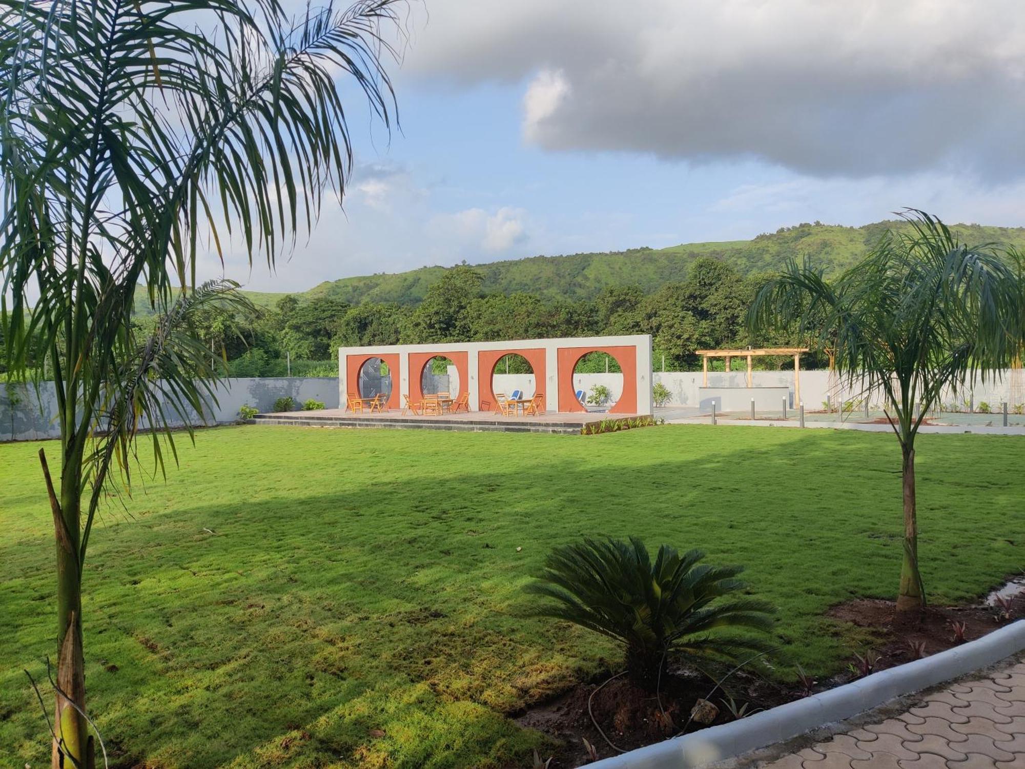 Pushp Vatika Resort & Lawns Navi Mumbai Exterior foto