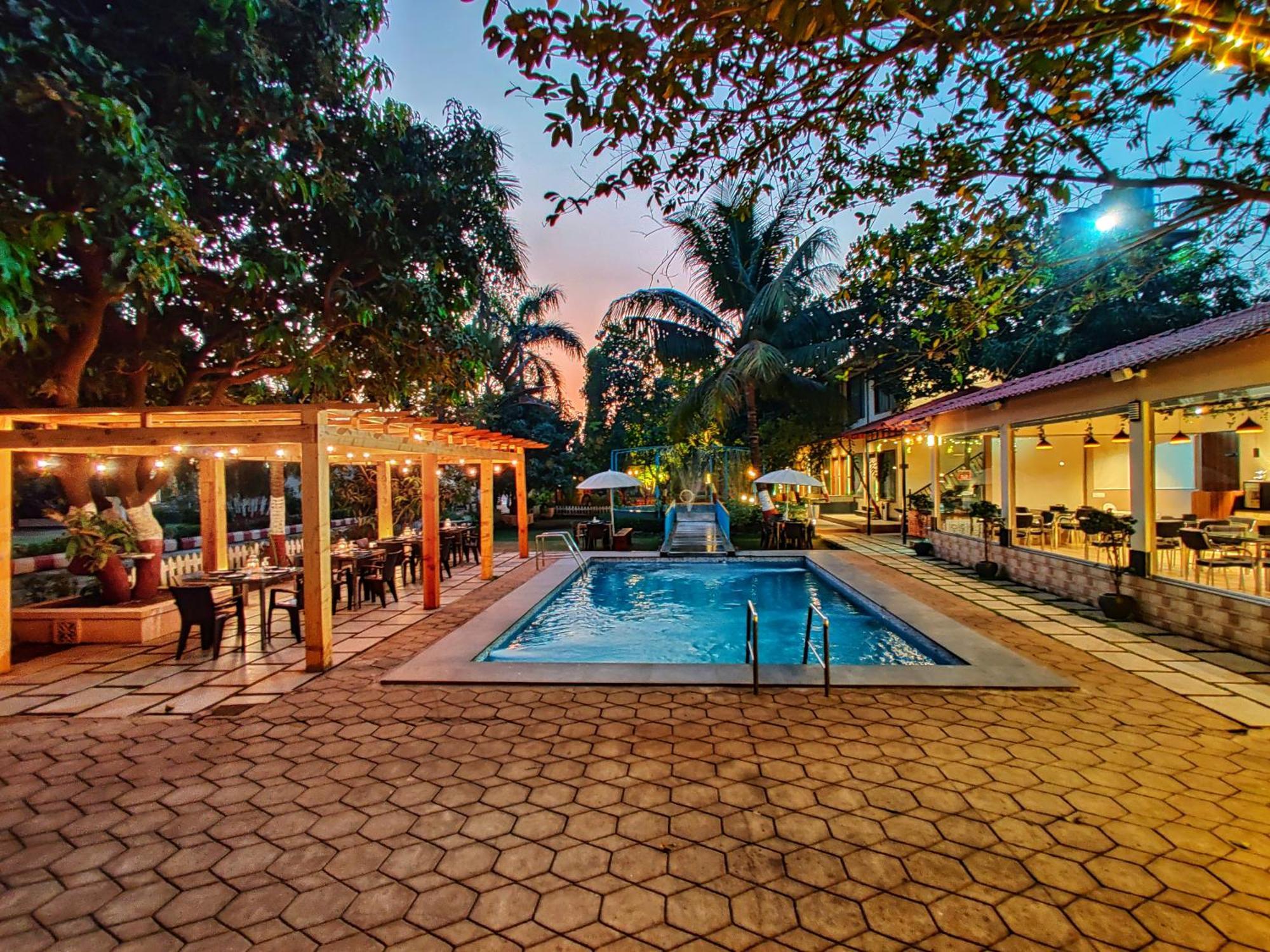 Pushp Vatika Resort & Lawns Navi Mumbai Exterior foto